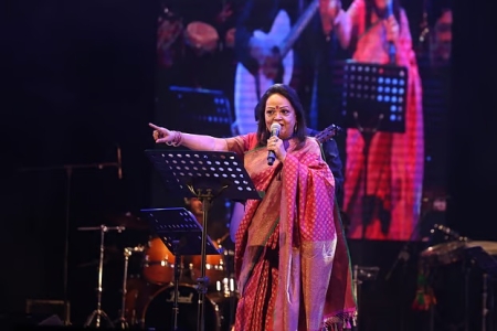 রাষ্ট্রীয় সম্মাননায় ভূষিত হলেন সাবিনা ইয়াসমিন